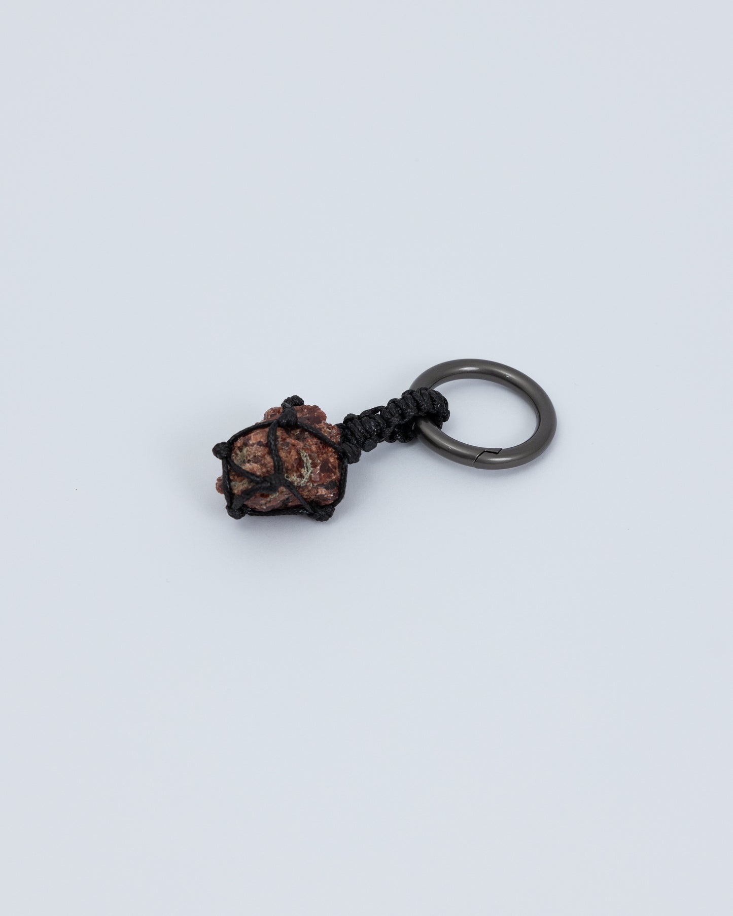 編織紅石榴石 槍黑色鑰匙圈 | Trinket Series: Braided Garnet Gunmetal Keychain
