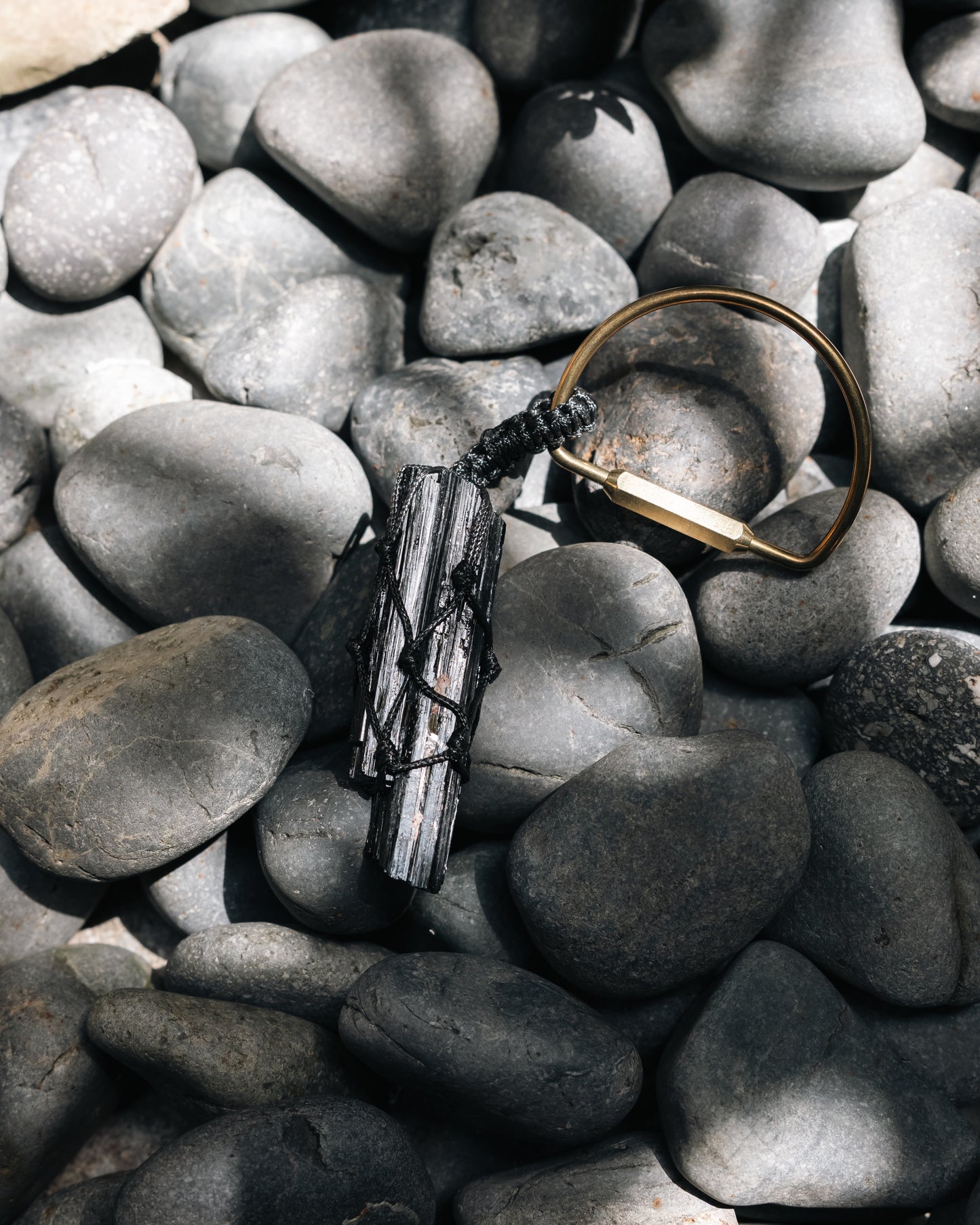 編織黑碧璽 黃銅鑰匙圈 | Trinket 2 Series: Braided Black Tourmaline Brass Keychain