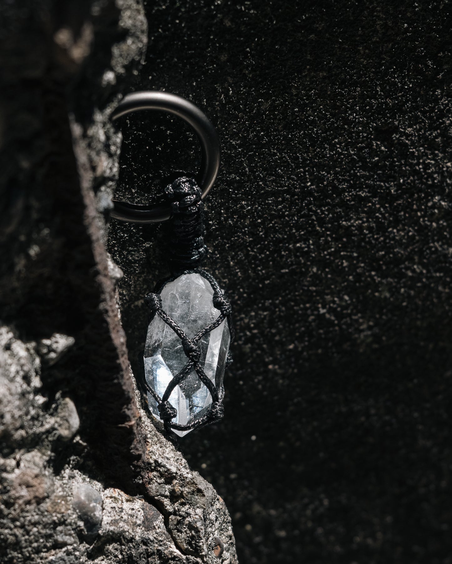 編織白水晶 黑色鑰匙圈 | Trinket Series: Braided Clear Quartz Gunmetal Keychain