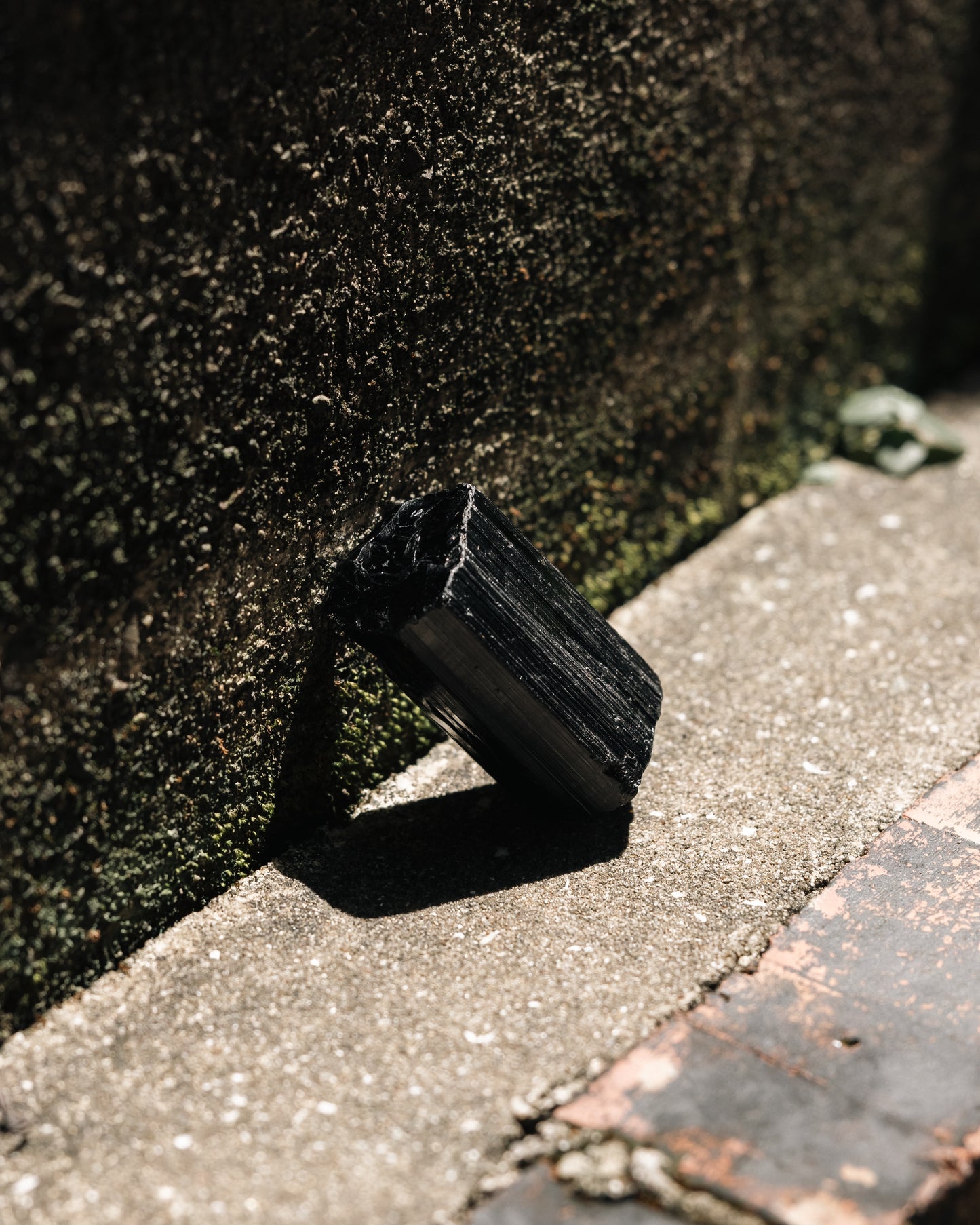Wooden Base Series: Black Tourmaline Raw Stone 黑碧璽原礦