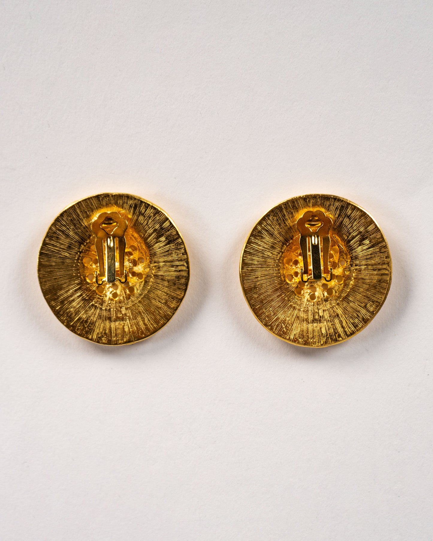 復古伊特魯里亞圓盤耳環-耳夾式 | VINTAGE MATTE GOLD ETRUSCAN DISC CLIP ONS