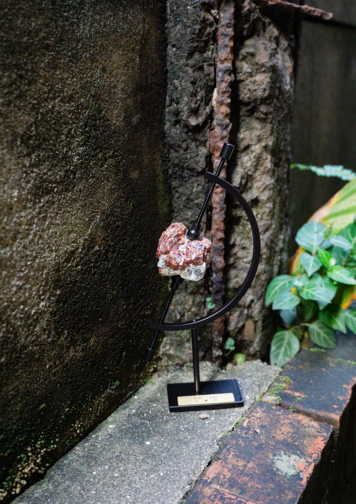 Planet Series: Raw Garnet Ornament 紅石榴原礦擺件
