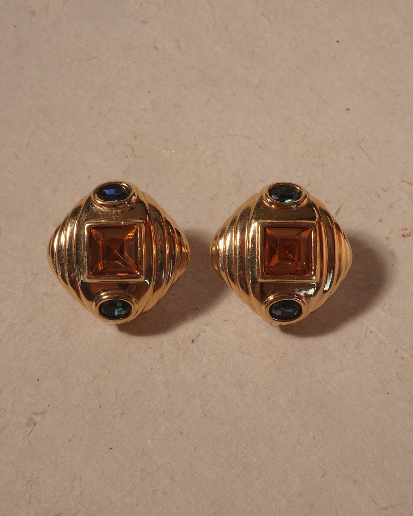 復古 JOAN RIVERS 耳環-耳夾式 | VINTAGE JOAN RIVERS RIBBED BUTTON CLIP ONS