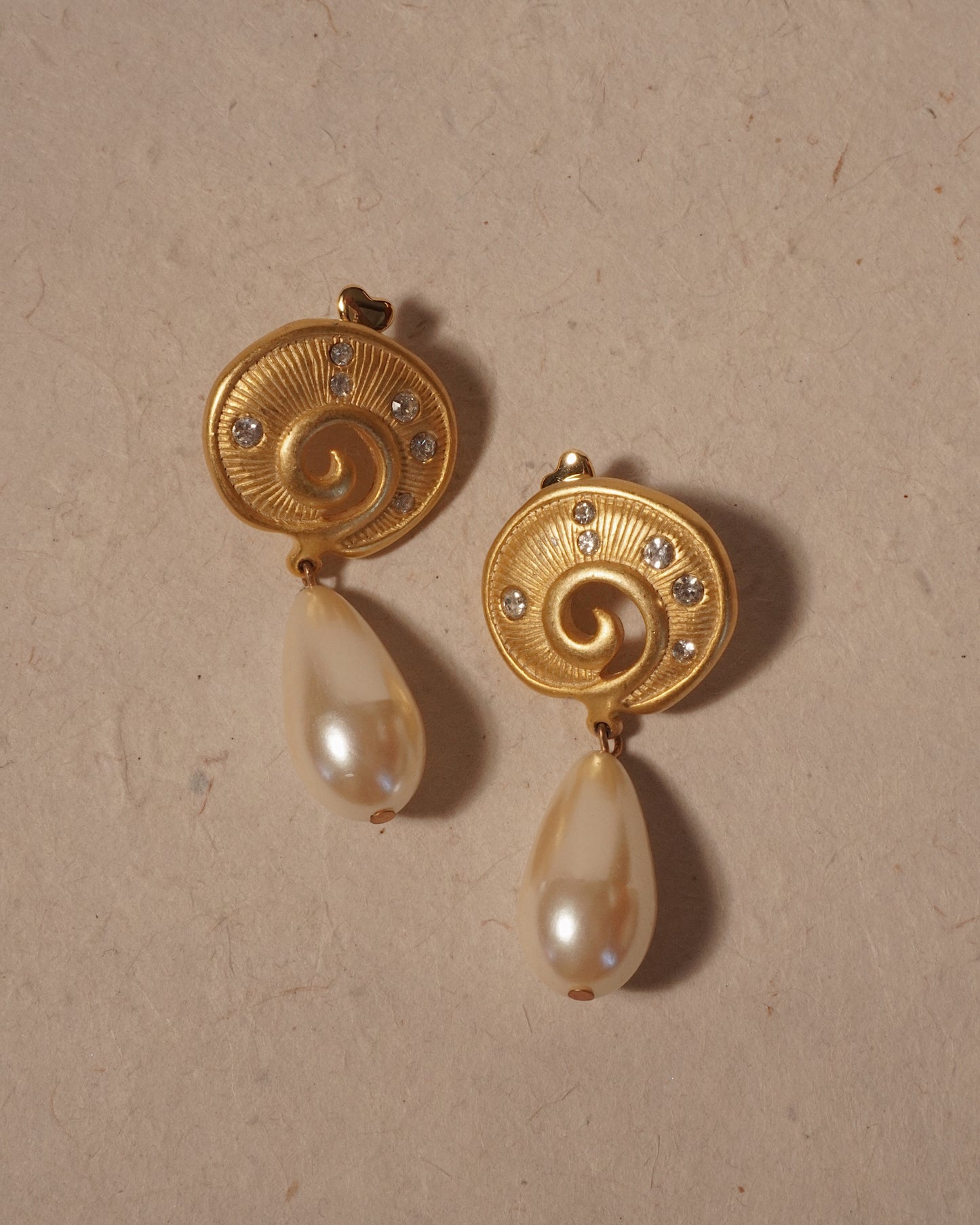 復古啞光珍珠垂墜耳環-耳針式 | VINTAGE MATTE GOLD PEARL DROP EARRINGS