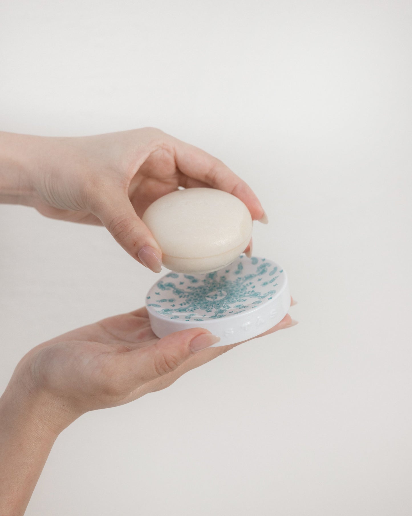 THE STAS CERAMIC SOAP DISH