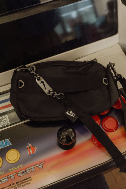 Hi-Five: Nike Sportswear FUTURA LUXE Crossbody Bag