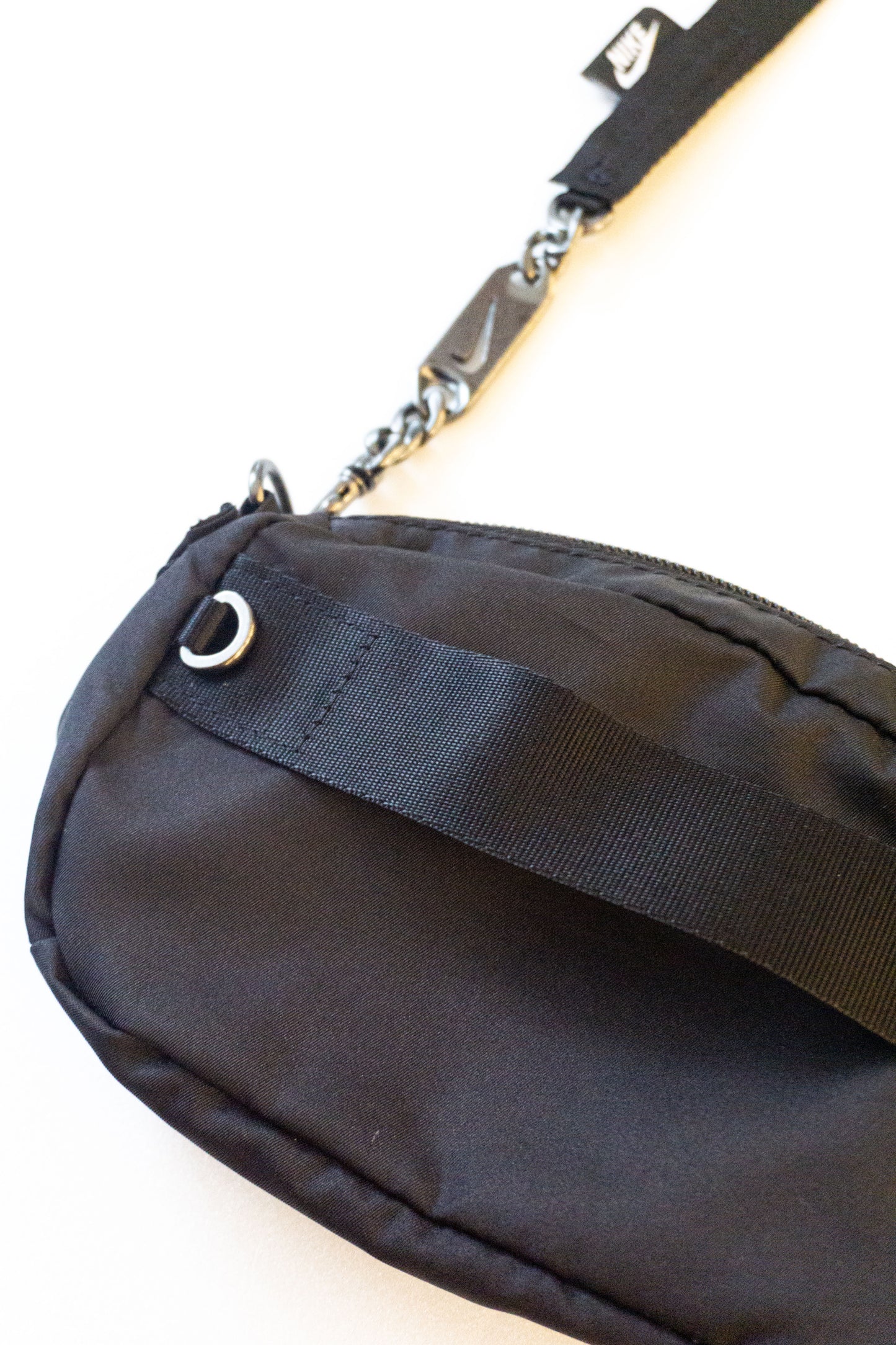 Hi-Five: Nike Sportswear FUTURA LUXE Crossbody Bag