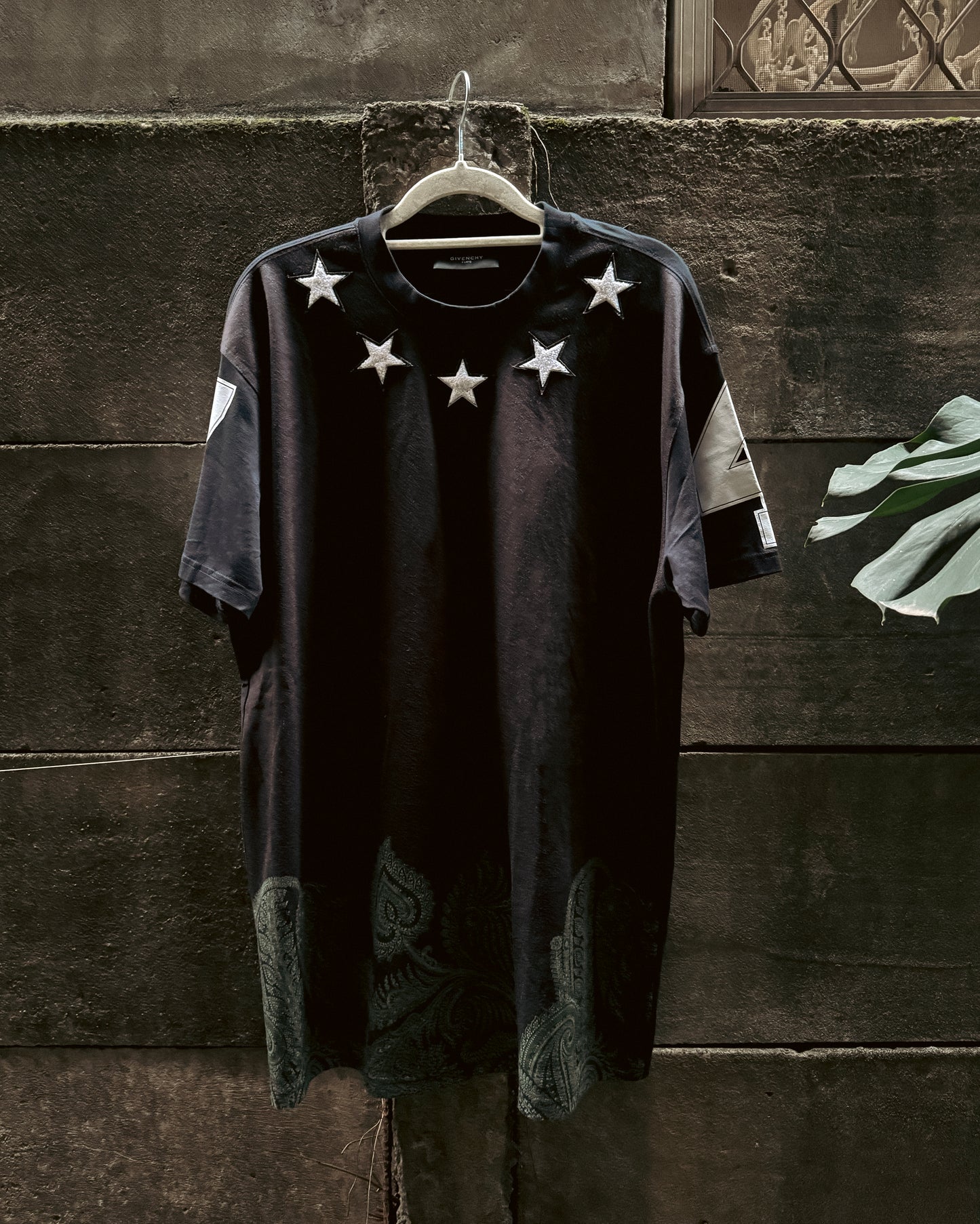 Hi-Five: Givenchy Star-Embellished Paisley Print T-Shirt