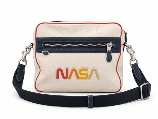 Hi-Five：Coach 1941 x NASA 手套鞣製皮革 Dylan 斜背包